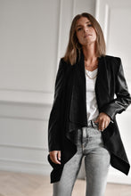 Indlæs billede til gallerivisning Wool Cardigan w. Leather Sleeves
